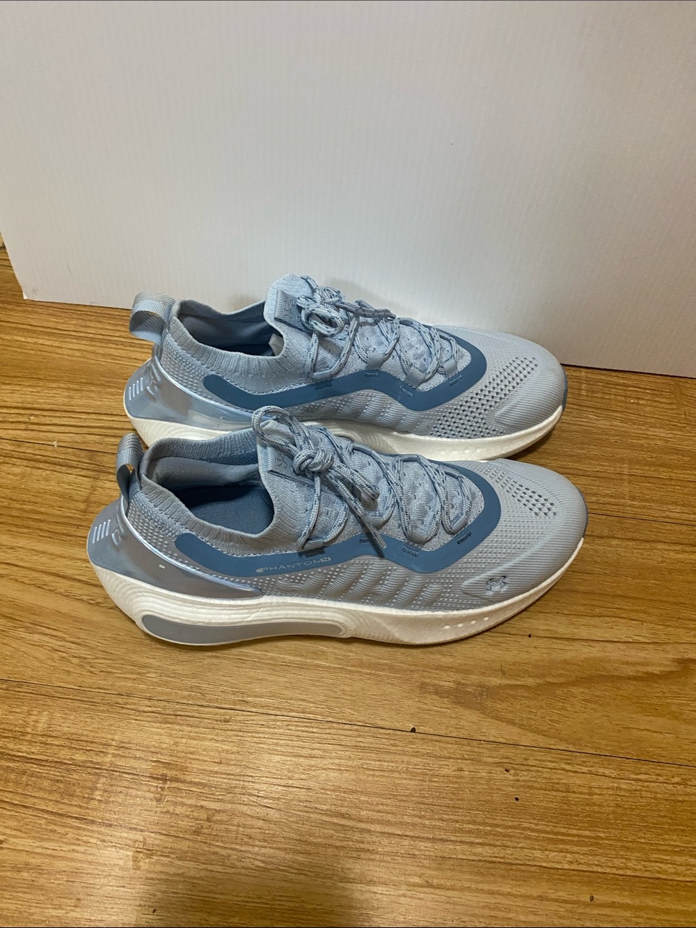 Unisex  Light Blue Breathable Athletic Sneakers with Cushioned Midsole
